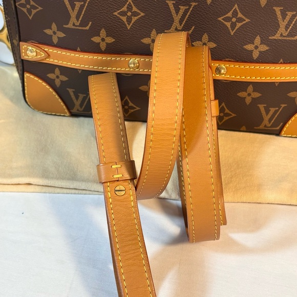 Beautiful Louis Vuitton Soft Trunk Monogram Messenger - Picture 15 of 16